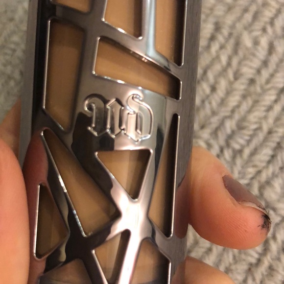 URBAN DECAY ALL NIGHTER FOUNDATION - Picture 3 of 6